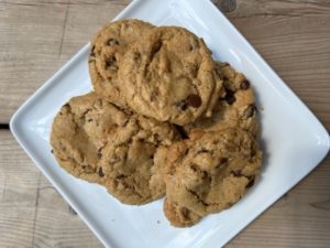 these chocolate chip cookies get their crunch from Bran Buds